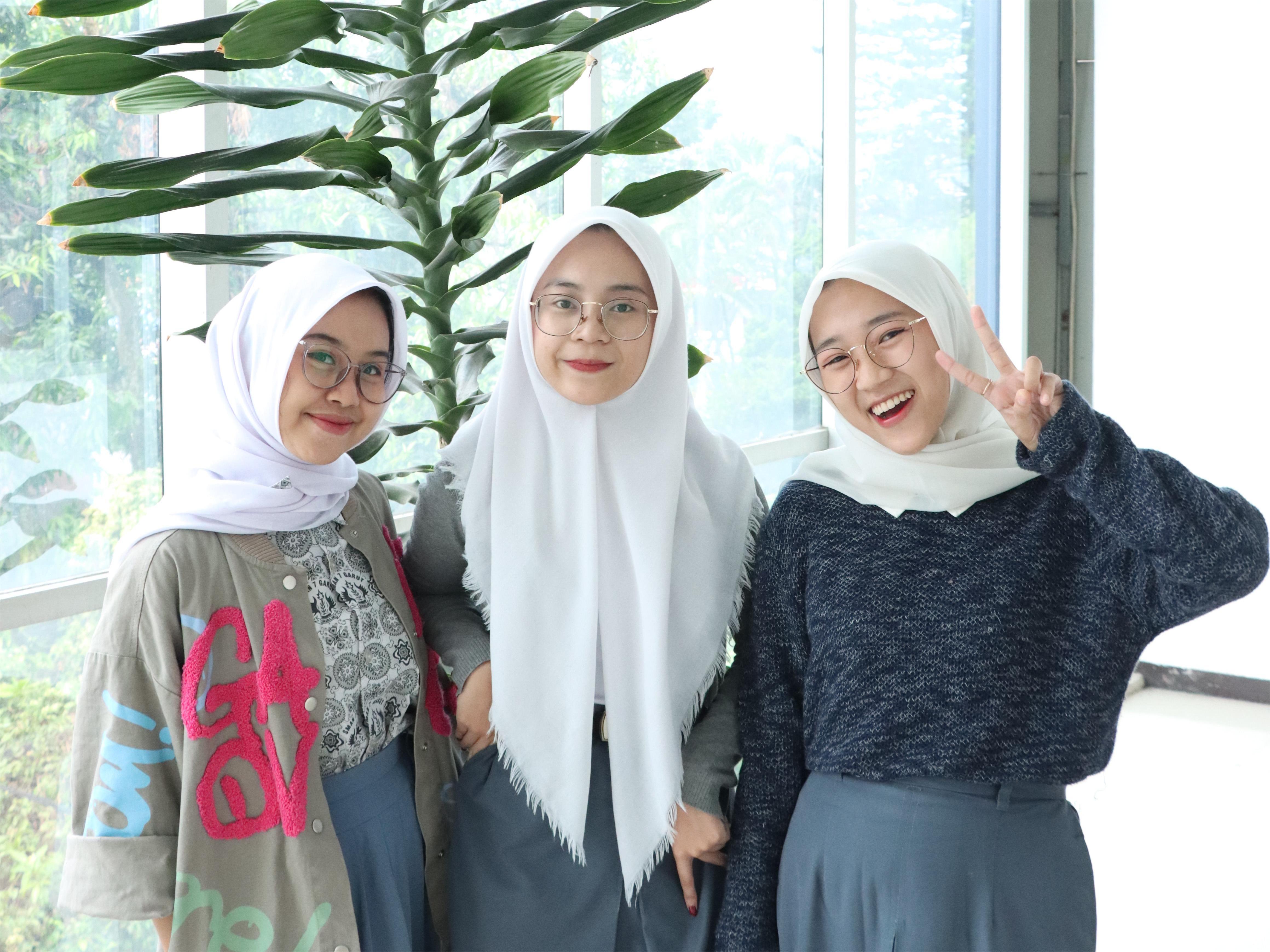 Kenapa Banyak Orang yang Langsung Kerja Setelah SMA Akhirnya Memilih Kuliah?
