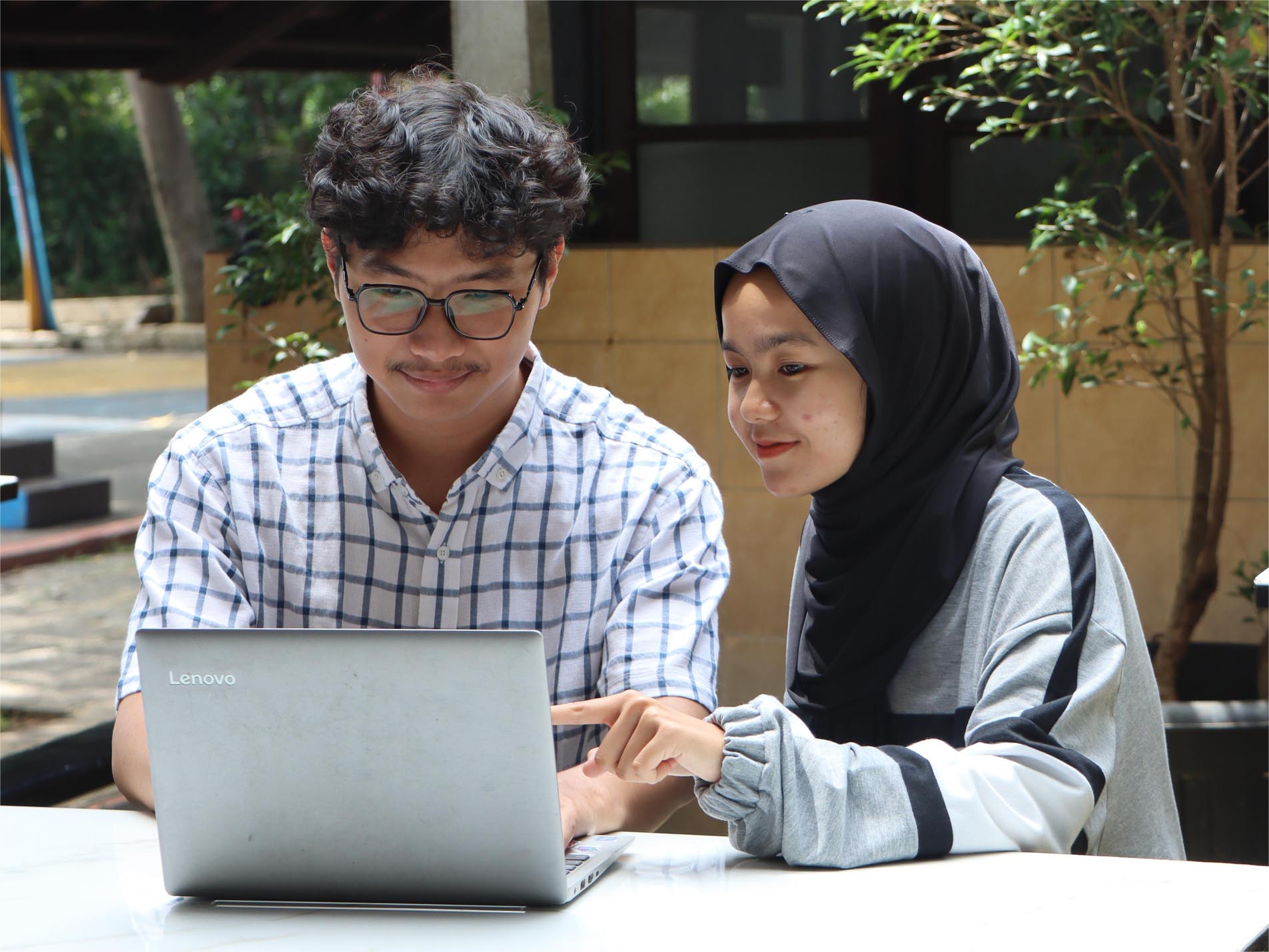 Biaya Pendidikan Kelas Reguler dan Non Reguler Per Semester Hanya 5,5 Juta untuk Sistem Informasi S1 Serta Daftar PTS yang Menerima KIP Kuliah di Bandung